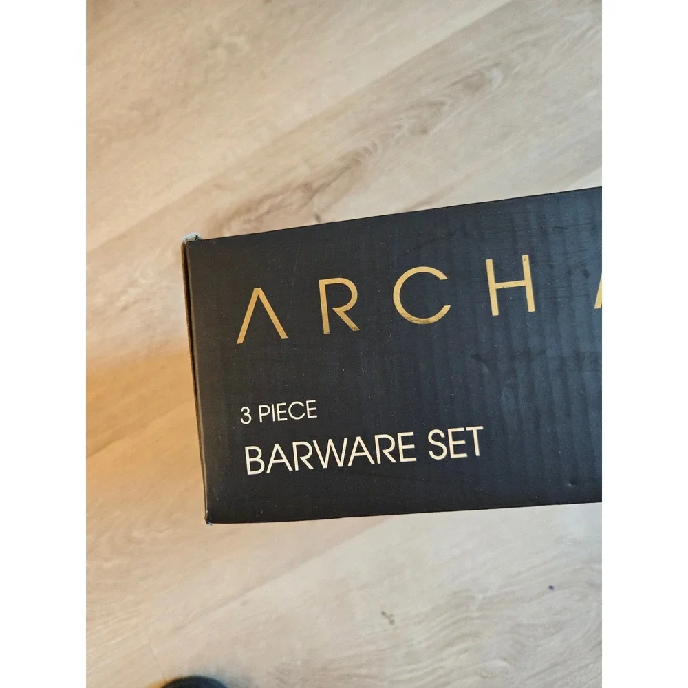 Arch Mantle 3 Piece Barware Set Copper Shaker and 2 Martini Glasses New